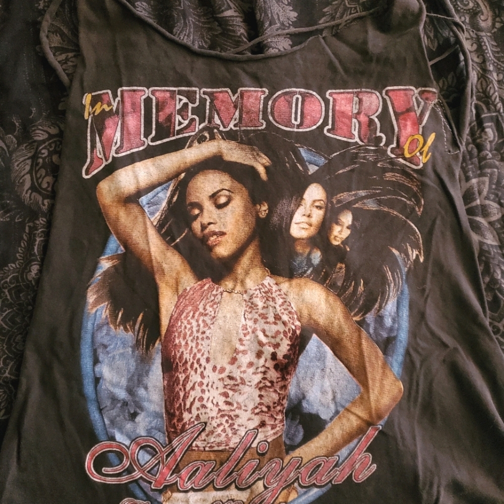 Vintage DIY Aaliyah halter tank